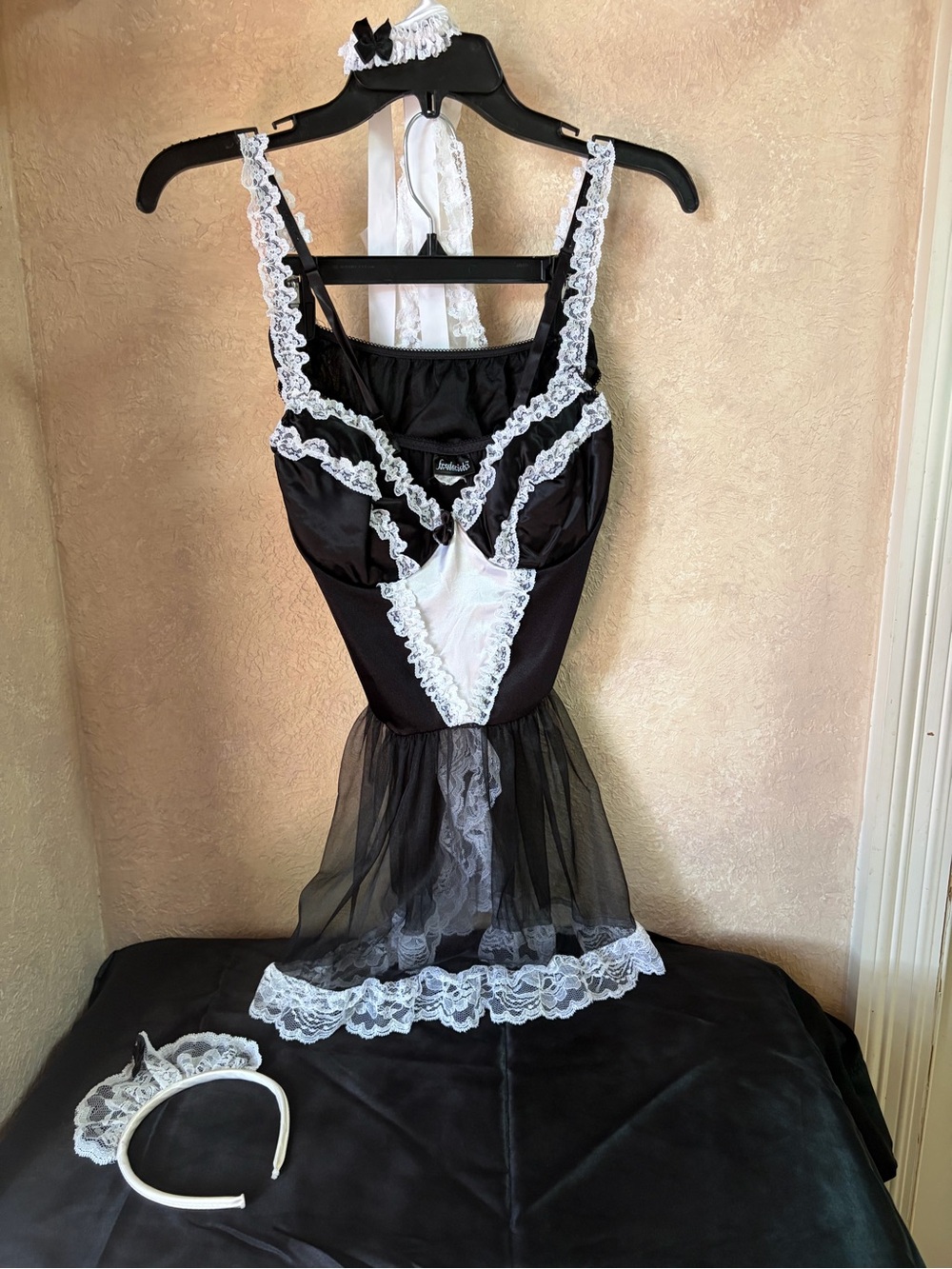Frederick's of Hollywood Black & White Lace-Trim Maid Chemise